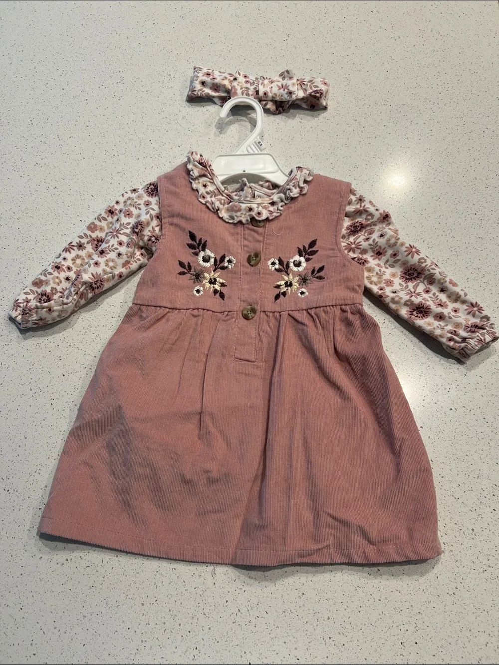 5/$35 used daisy Fuentes 3 piece matching dress set (no callouts)